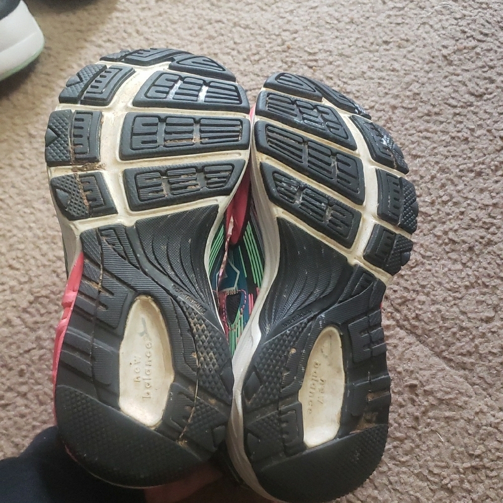 New Balance Kids Sneakers in Pink and Black - Picture 6 of 7
